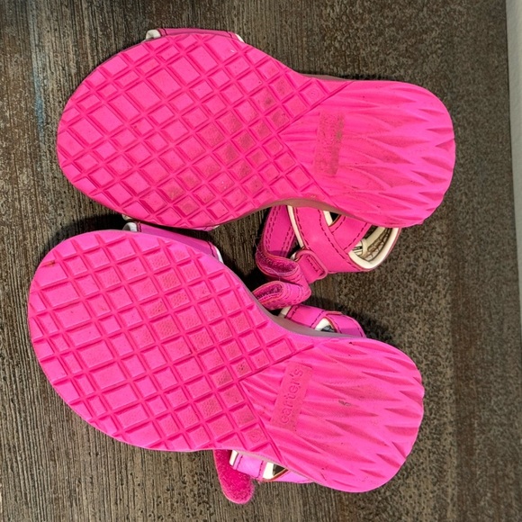 Toddler size 9 | Velcro strapped butterfly shoes | light up | carters brand - Picture 3 of 4